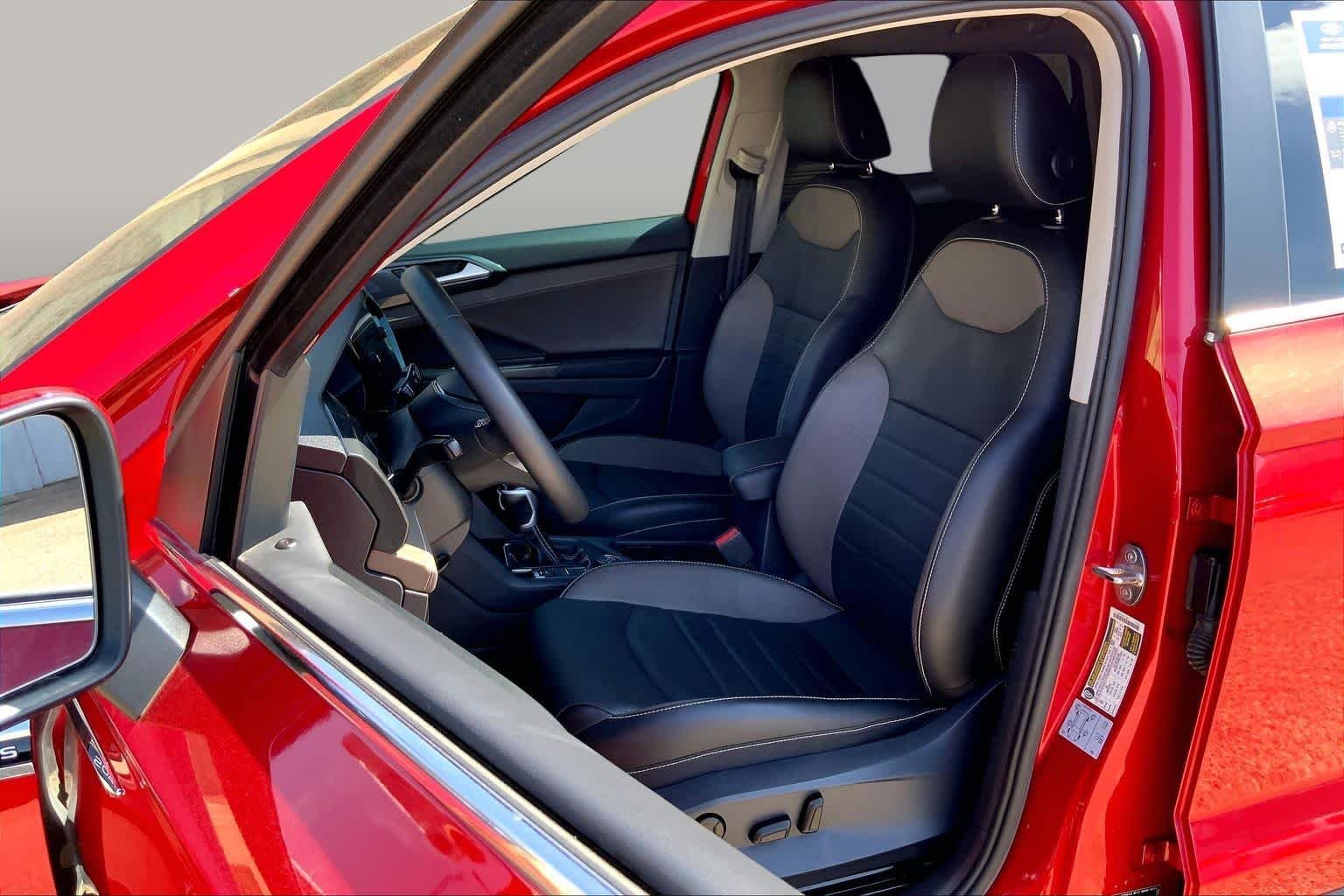 Certified Used 2022 Kings Red Metallic Volkswagen SEL image 8