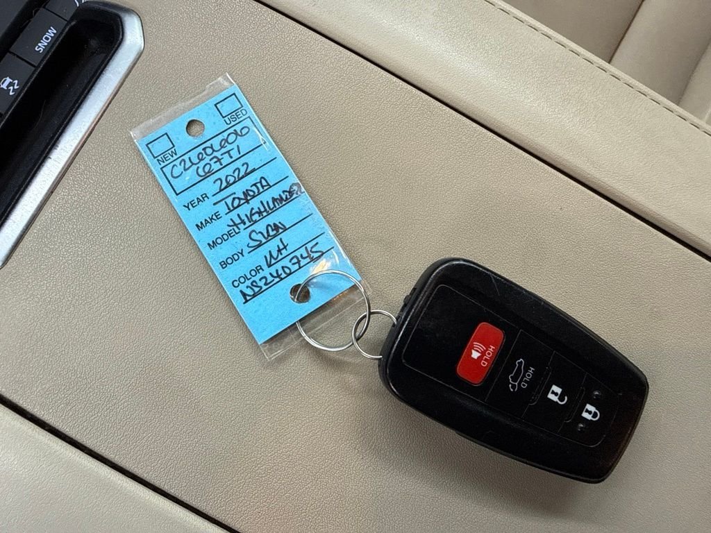 Used 2022 Beige Toyota XLE image 38