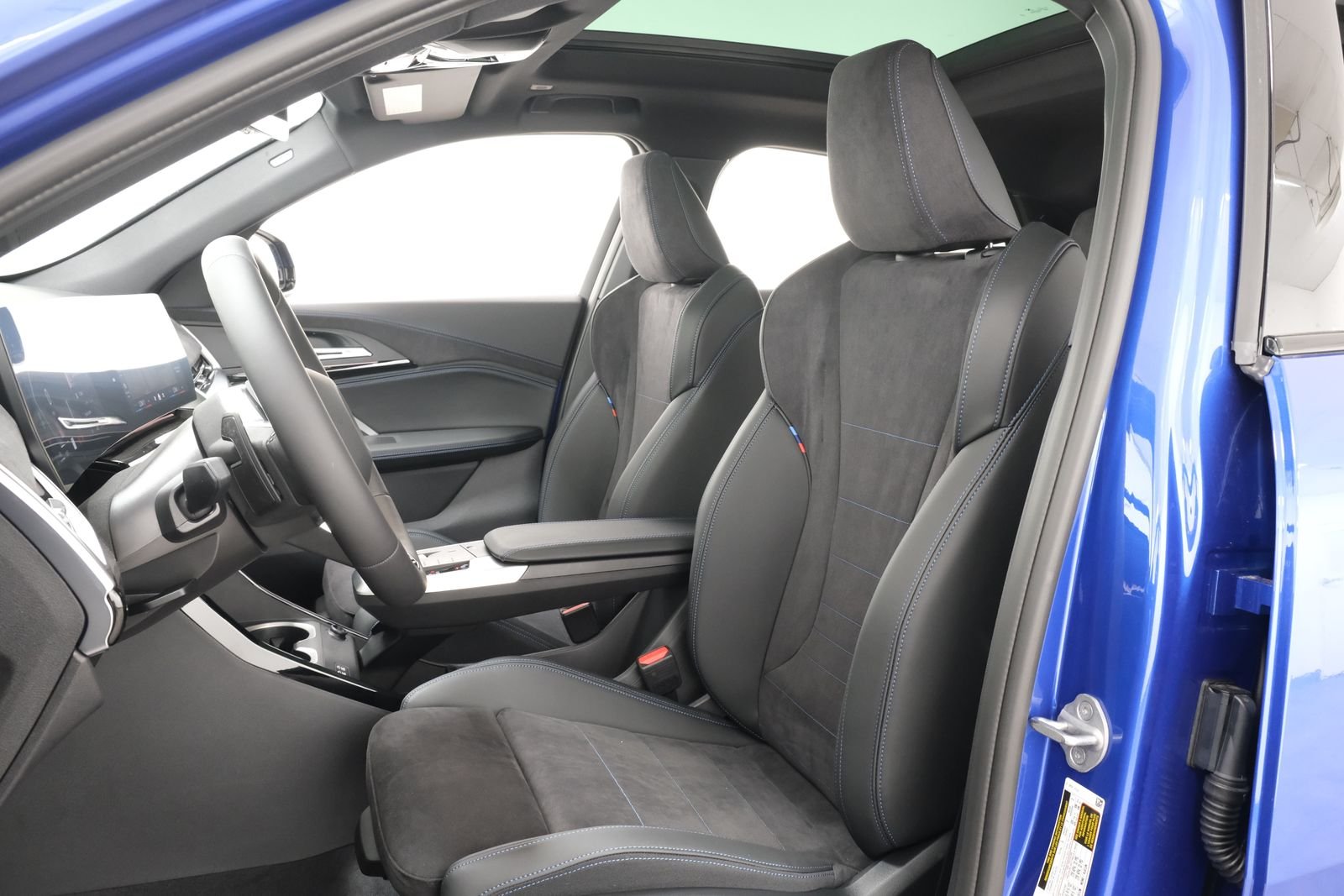 New 2026 Portimao Blue Metallic BMW xDrive28i image 26