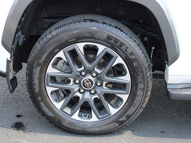 Used 2024 Wind Chill Pearl Toyota Limited image 8