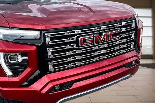 Used 2023 Red GMC Denali image 28
