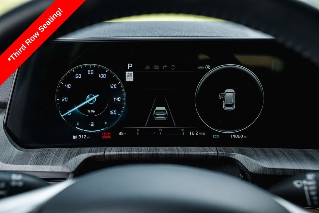 Used 2025 White Pearl Kia SX image 15