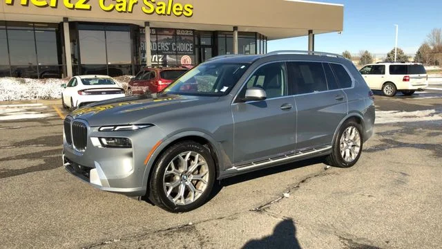 Used 2025 Gray BMW xDrive40i image 4