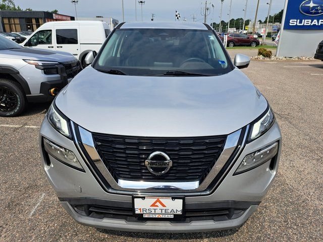 Used 2021 Silver Nissan SV image 9