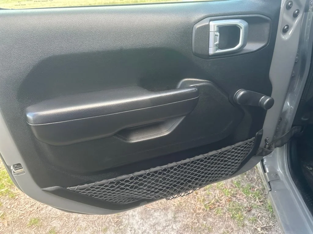 Used 2019 Gray Jeep Unlimited Sport image 18