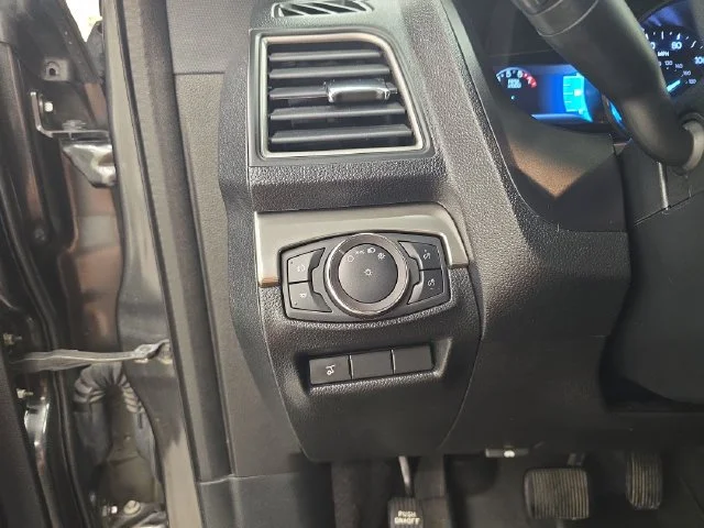 Used 2019 Gray Ford XLT image 35