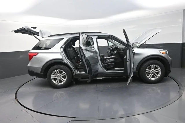 Used 2024 Silver Ford XLT image 37