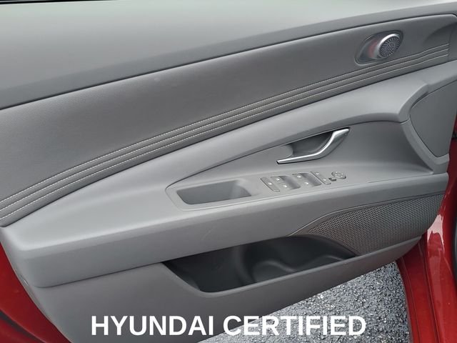 Used 2025 Red Hyundai SEL Convenience image 9
