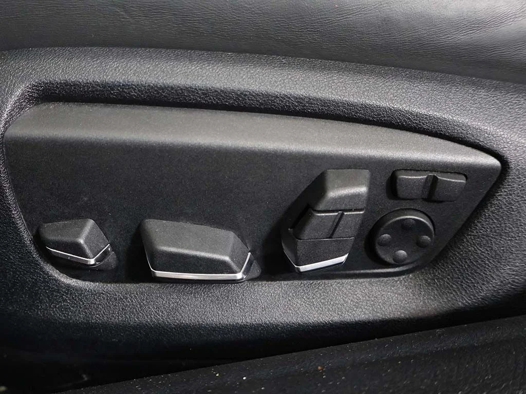 Used 2015 Carbon Black Metallic BMW 550i image 34