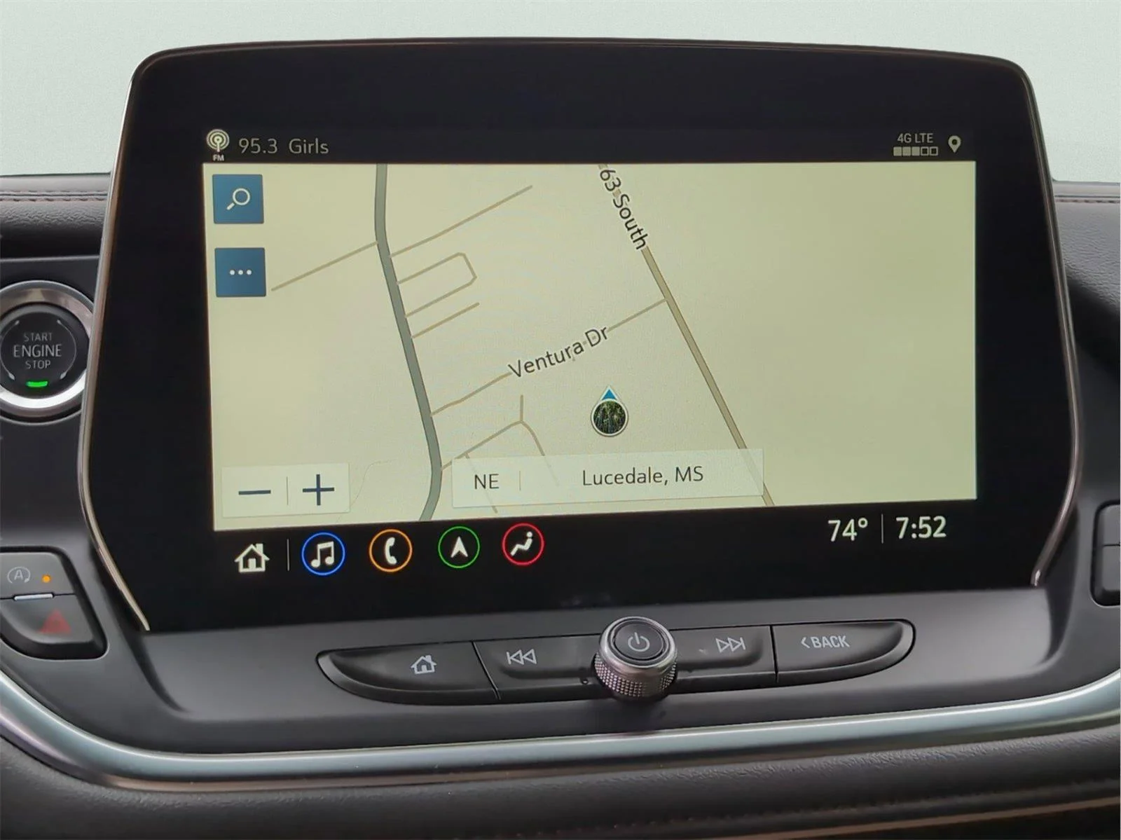 Used 2024 Iridescent Pearl Tricoat Chevrolet Premier image 18