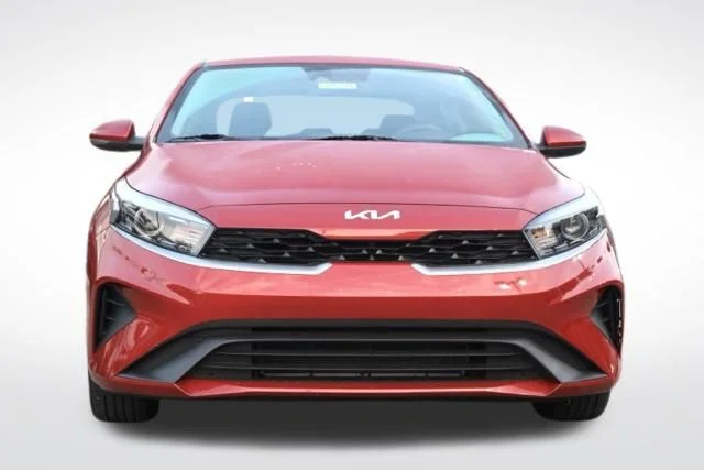Used 2024 Red Kia LXS image 4