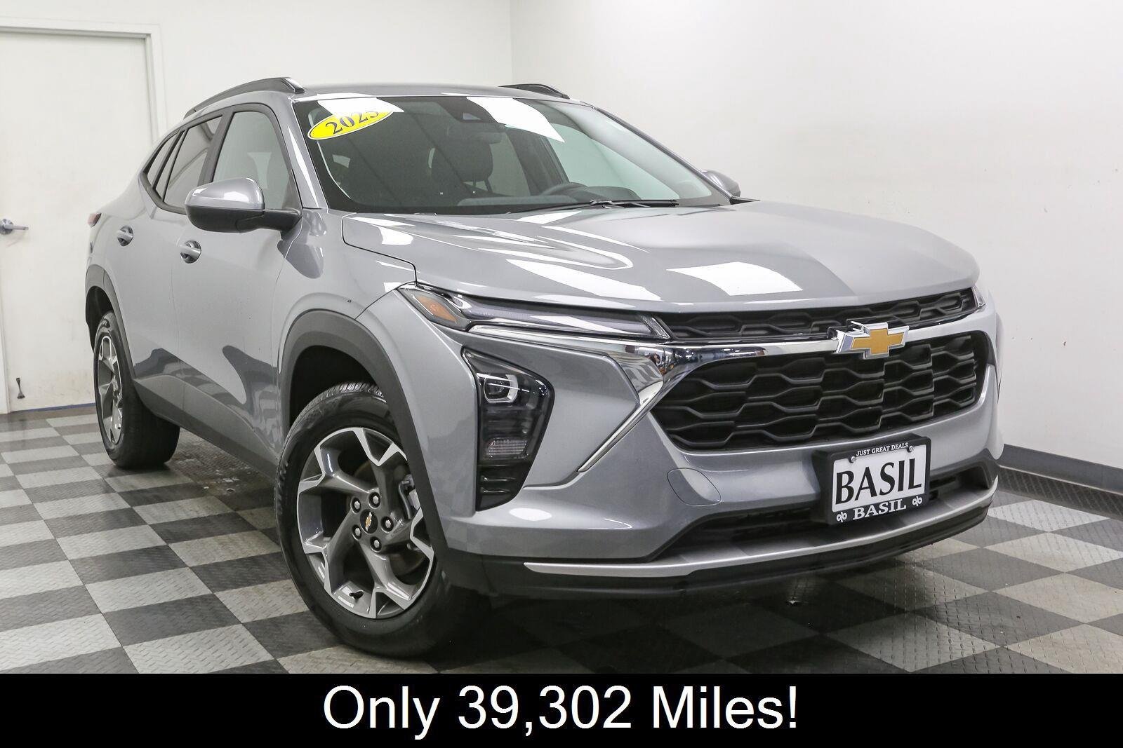 Used 2025 Sterling Gray Metallic Chevrolet LT image 2