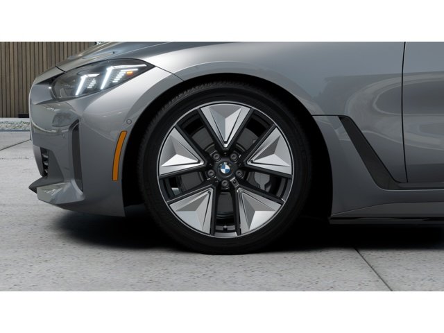 New 2026 Skyscraper Grey Metallic BMW i4 image 7