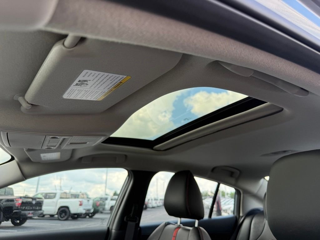 New 2026 Atlantic Gray Metallic / Super Black Two-tone Nissan SR image 5