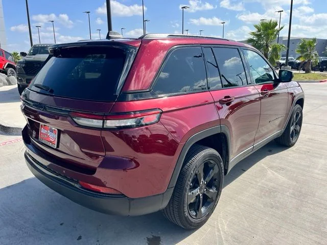 Used 2025 Red Jeep Altitude X image 8