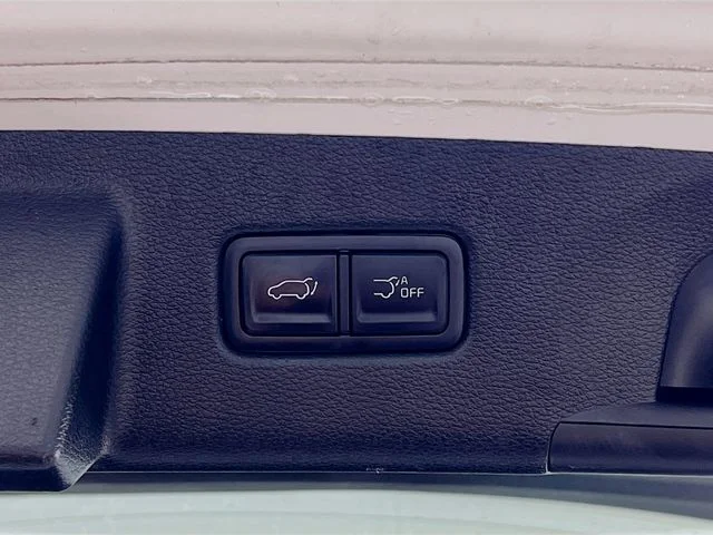 Used 2023 White Kia EX X-Line image 28