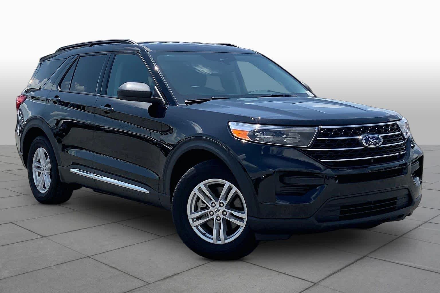 Certified Pre-Owned 2024 Ford Explorer XLT