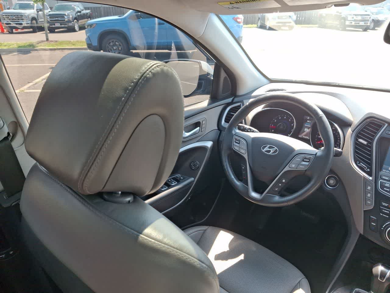 Used 2016 Circuit Silver Hyundai SE image 15