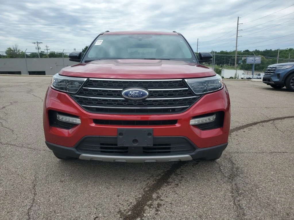 Used 2023 Ford Explorer XLT with VIN 1FMSK7DH6PGB87866 for sale in Kansas City