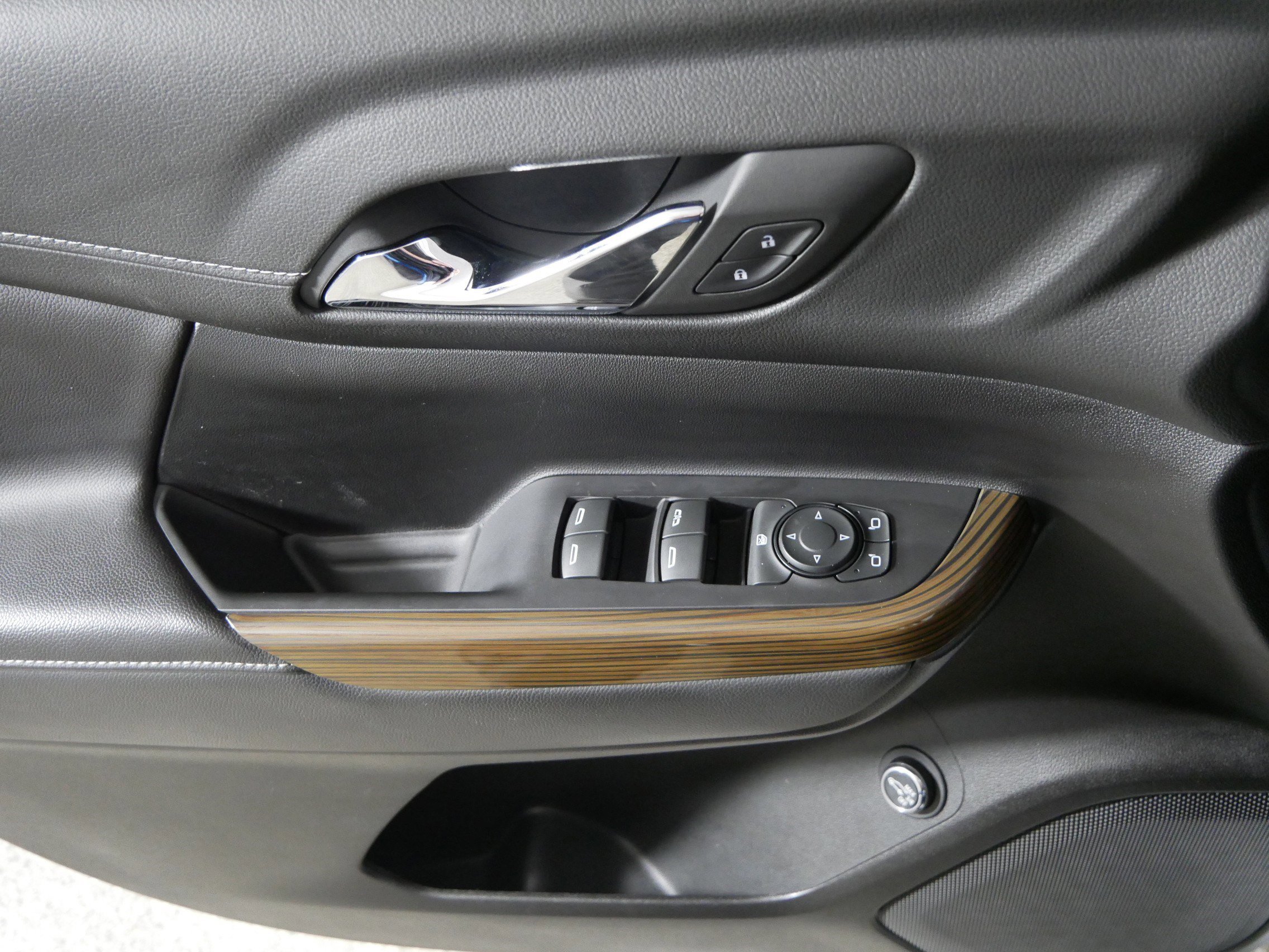 2023 GMC Acadia SLE - Photo 19
