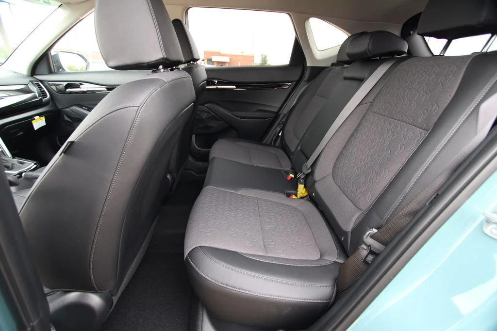 New 2026 Pluton Blue / Black Roof Kia S image 7