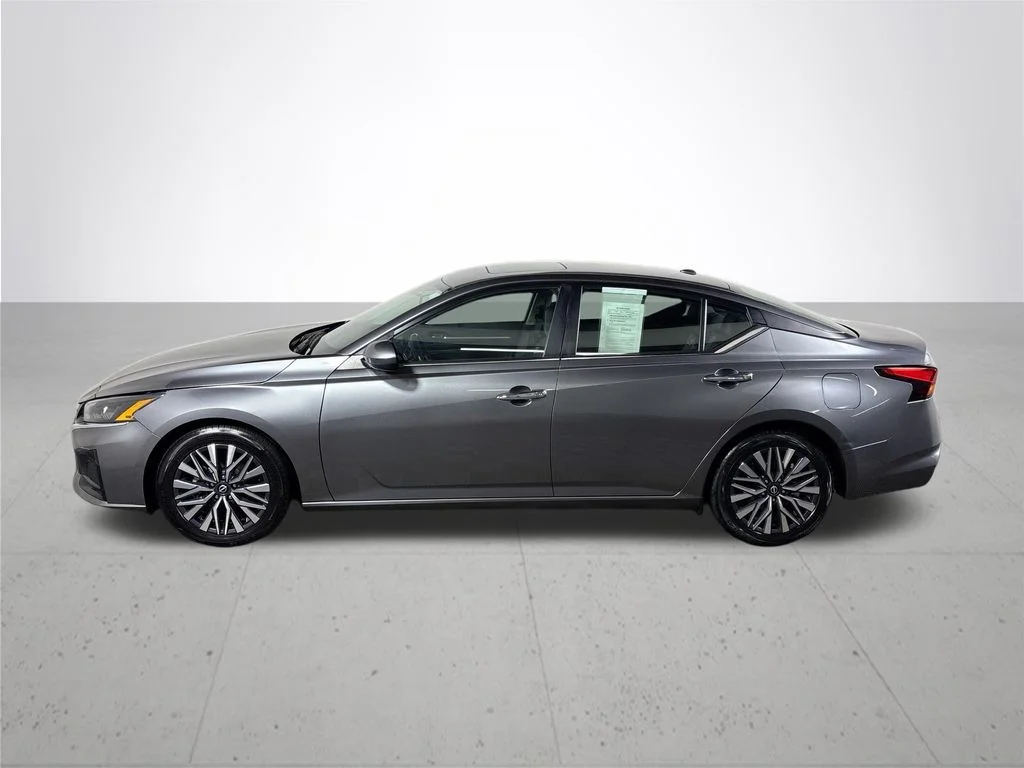 Used 2023 Gray Nissan 2.5 SV image 9