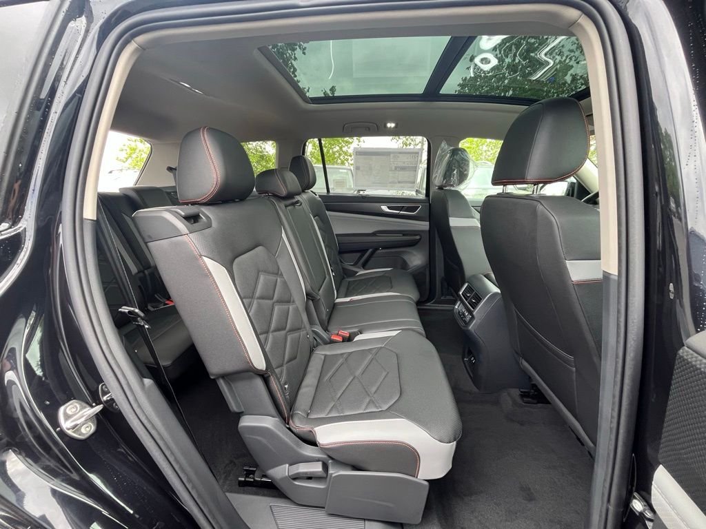 New 2026 Black Volkswagen 2.0T Peak Edition image 24