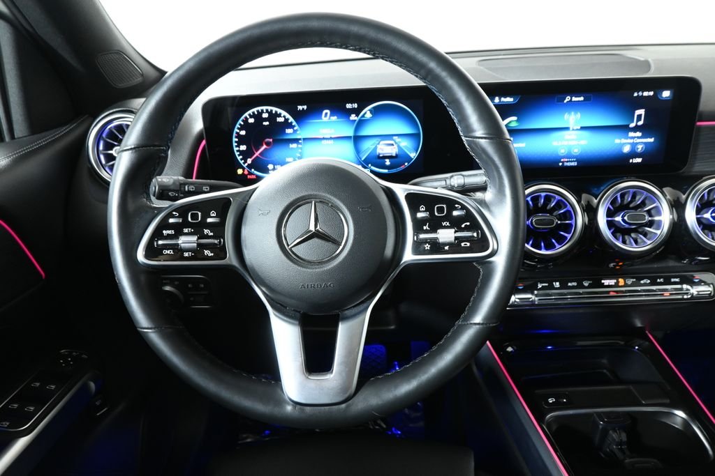 Used 2023 Polar White Mercedes-Benz GLB 250 image 18