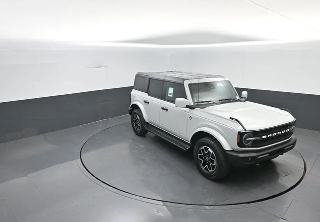 New 2026 Avalanche Gray Ford Outer Banks® image 17