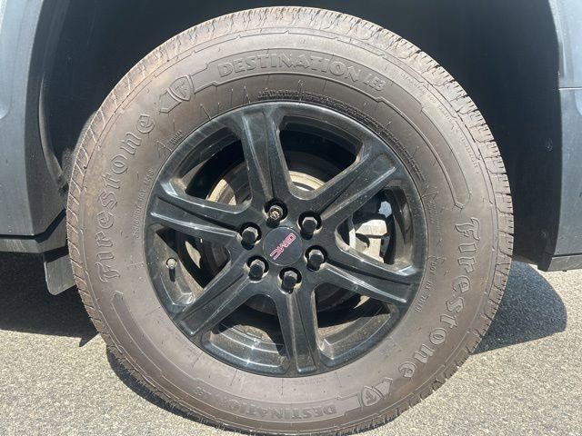 Used 2023 Sterling Metallic GMC AT4 image 7