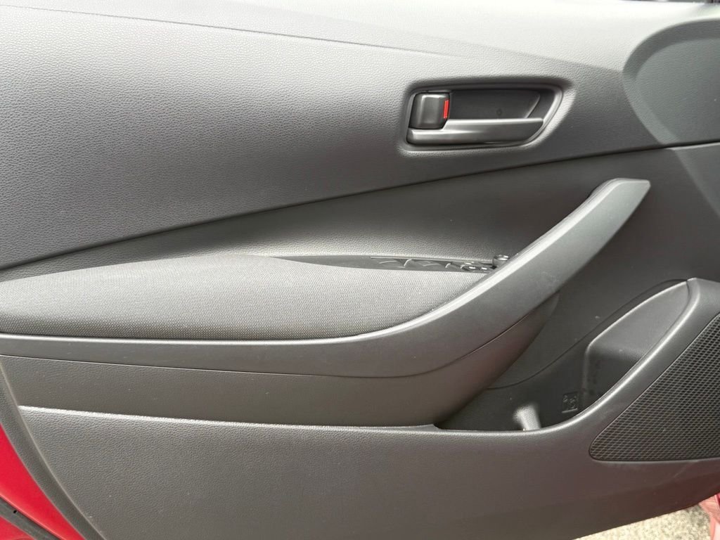 2025 Toyota Corolla LE - Photo 17