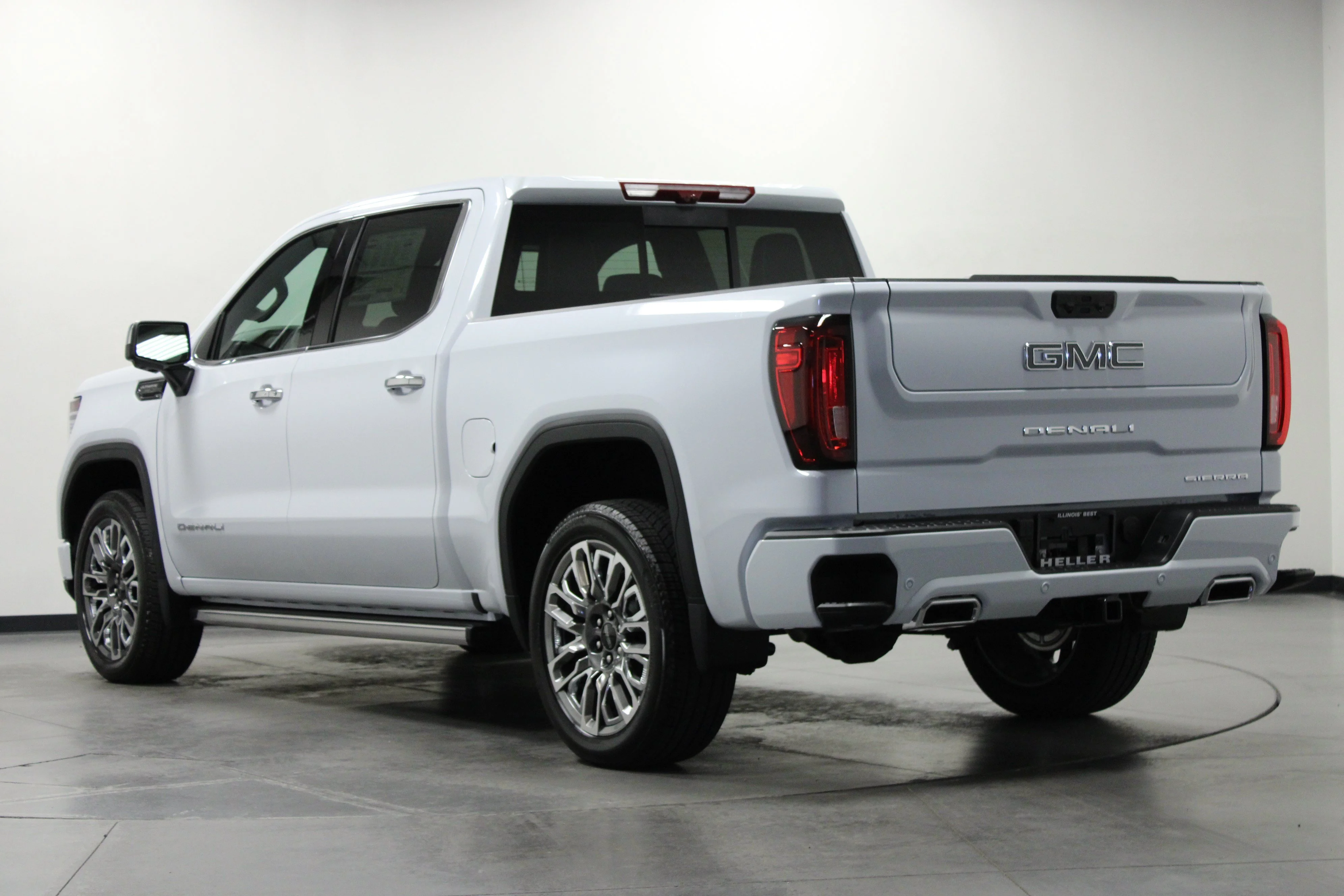 New 2026 Glacier White Tricoat GMC Denali Ultimate image 6