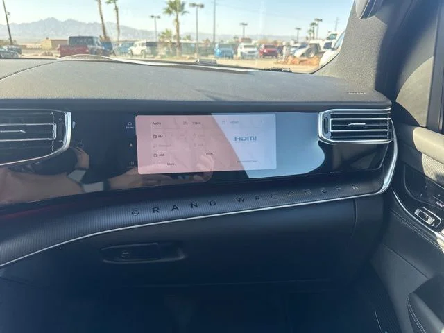 New 2026 White Jeep Summit Obsidian image 19