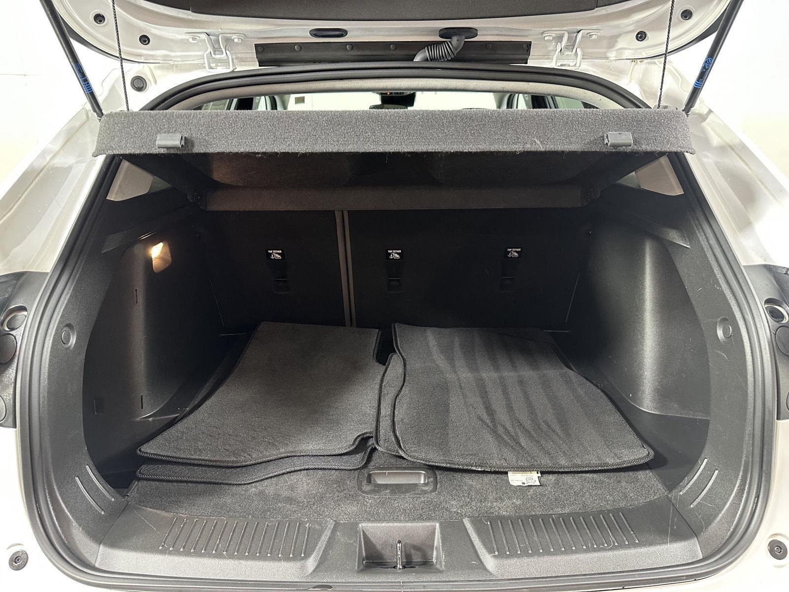 Used 2024 Summit White Chevrolet ACTIV image 17