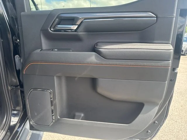 Used 2023  GMC AT4 image 38