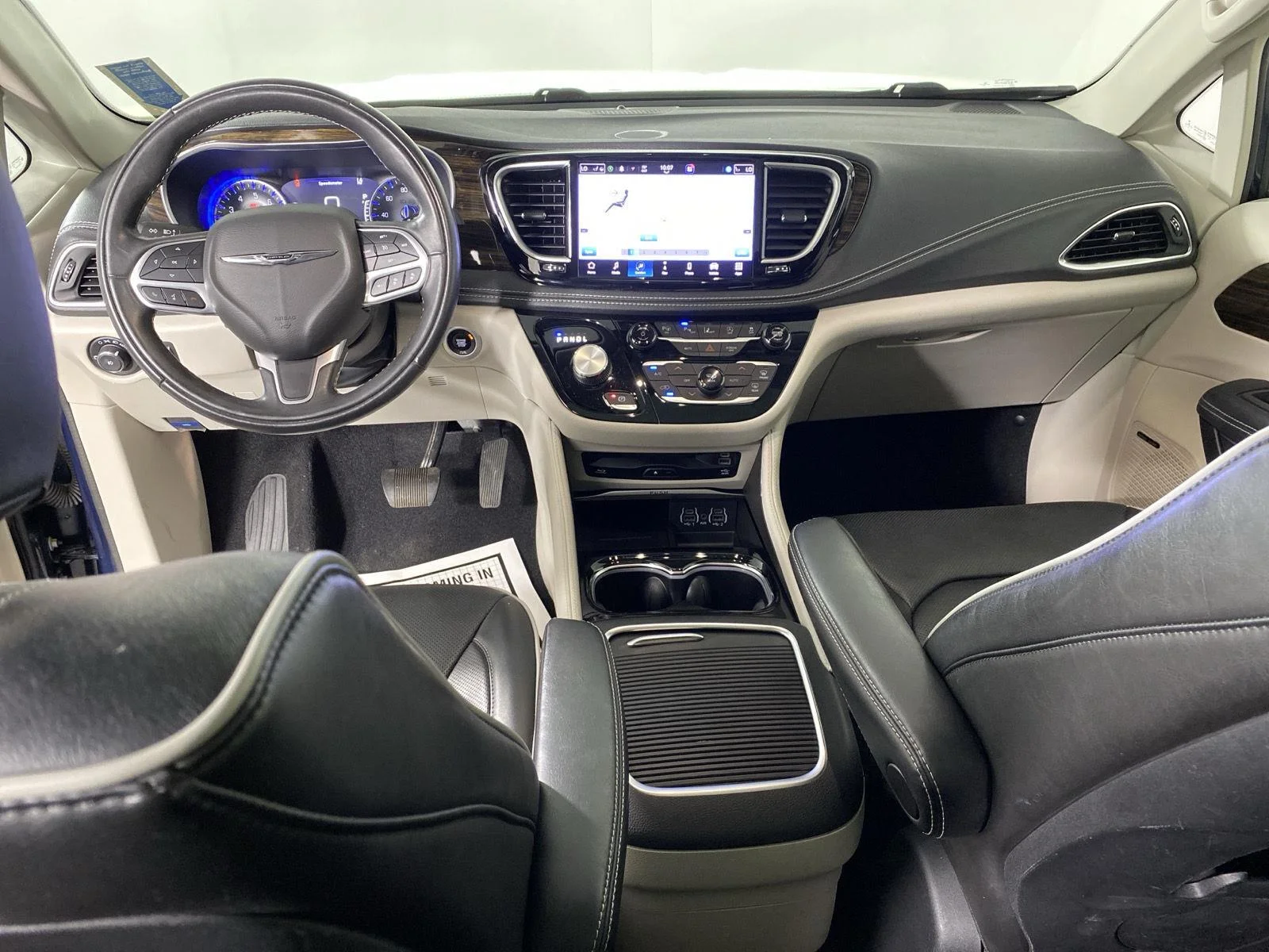 Used 2022 Fathom Blue Pearlcoat Chrysler Limited image 34