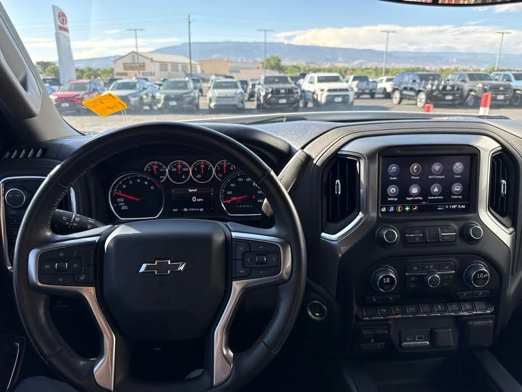 Used 2021 Pearl Chevrolet LT Trail Boss image 17