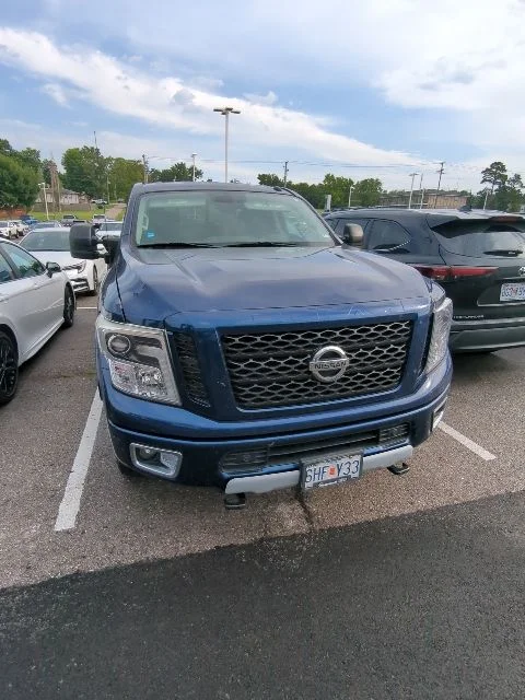 Used 2018 Blue Nissan PRO-4X image 15