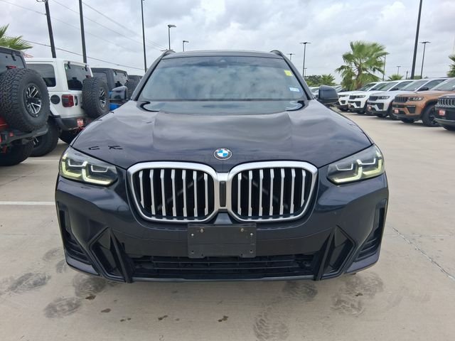 Used 2022 Black BMW sDrive30i image 3