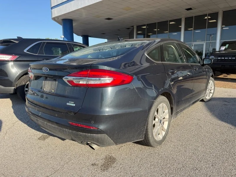 Used 2020 Ford Fusion SE with VIN 3FA6P0HDXLR226554 for sale in Granite City, IL