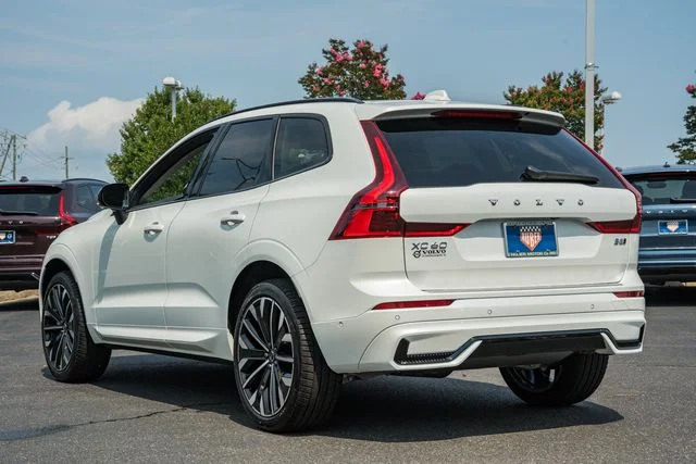 New 2026 Crystal White Volvo B5 Ultra image 5