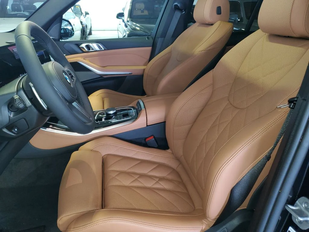 New 2026 Black Sapphire Metallic BMW sDrive40i image 16