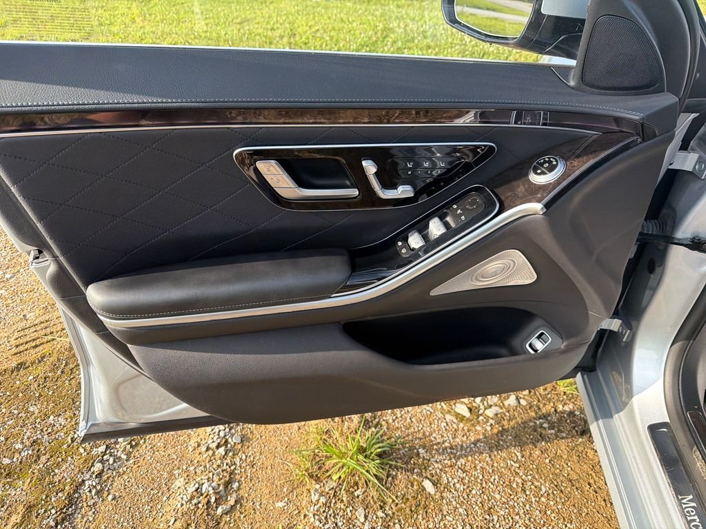 Used 2021 Silver Mercedes-Benz S 580 image 10