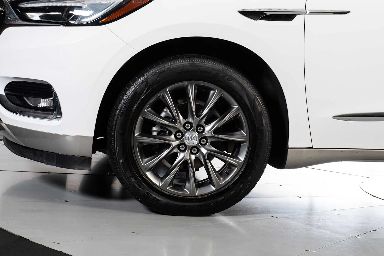 Used 2021 Summit White Buick Essence image 10