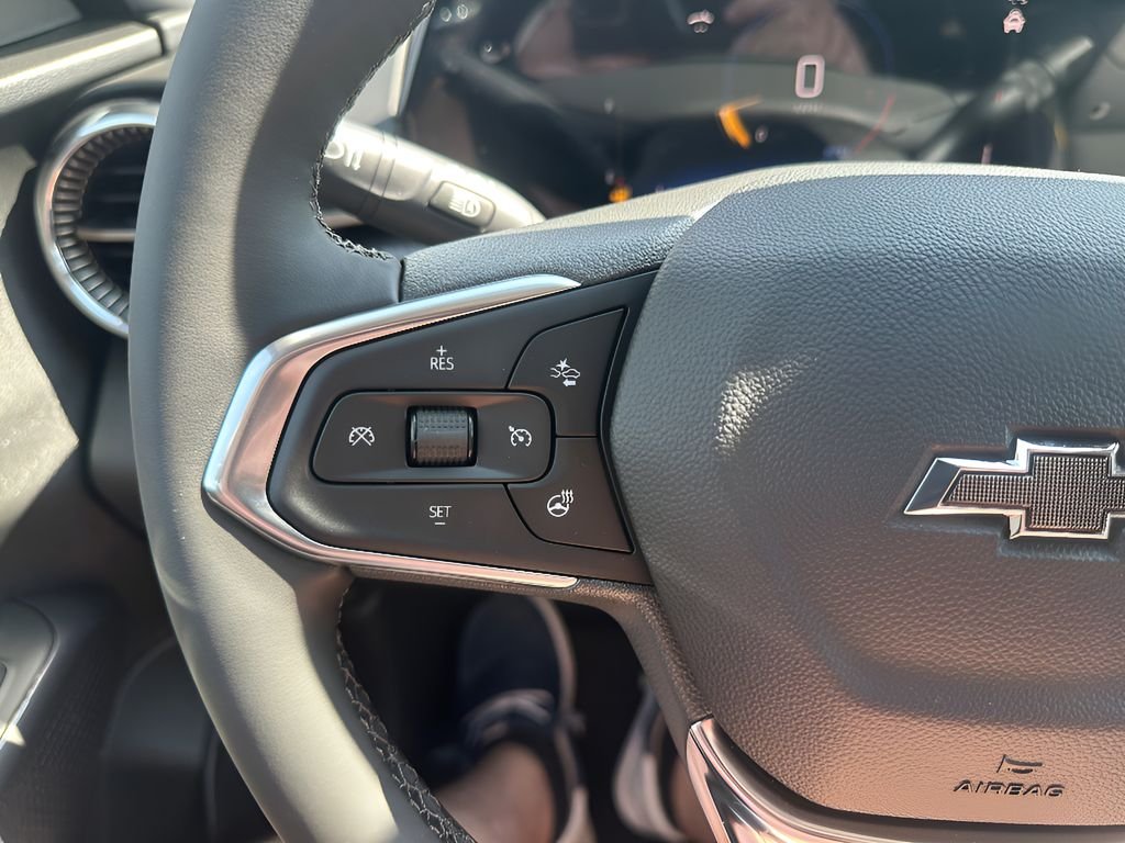 New 2026 Mosaic Black Metallic Chevrolet ACTIV image 28