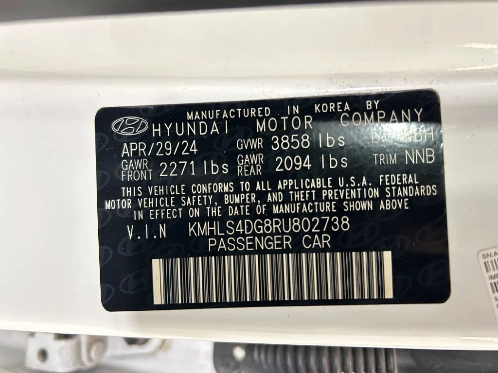 Used 2024 White Hyundai SEL image 18