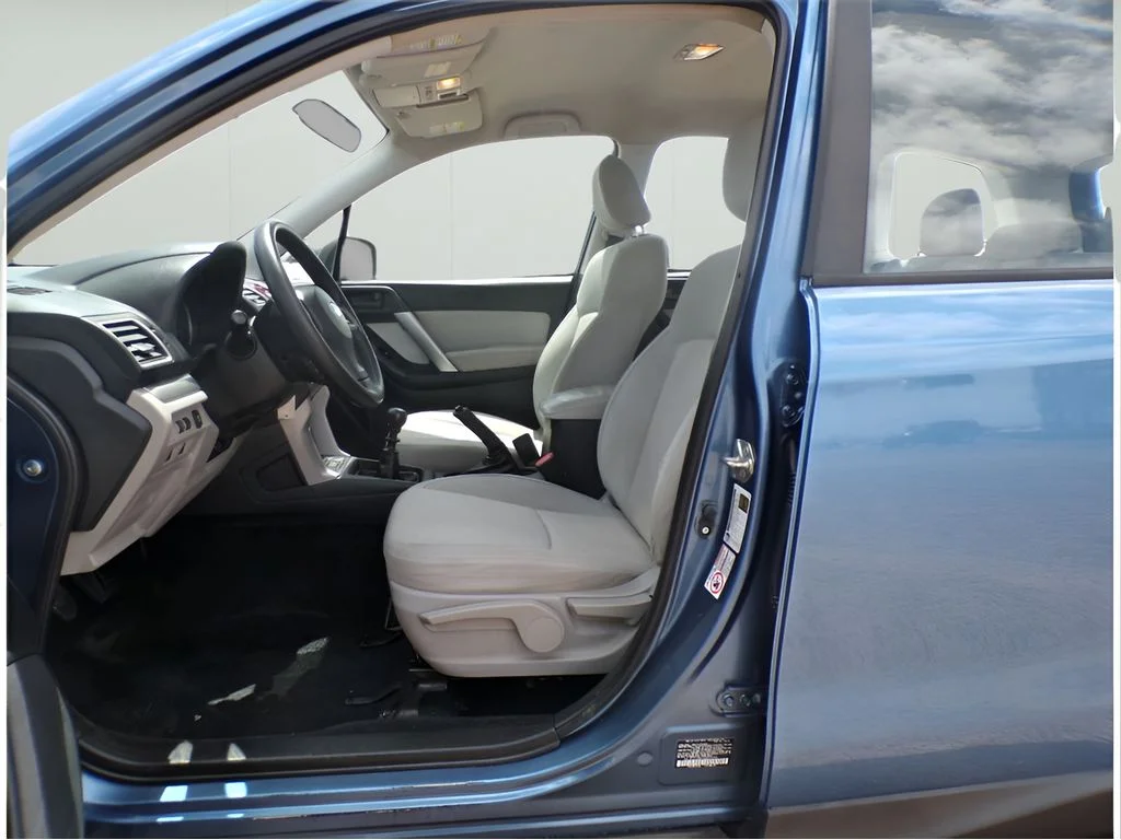 Used 2016 Quartz Blue Pearl Subaru 2.5i image 9