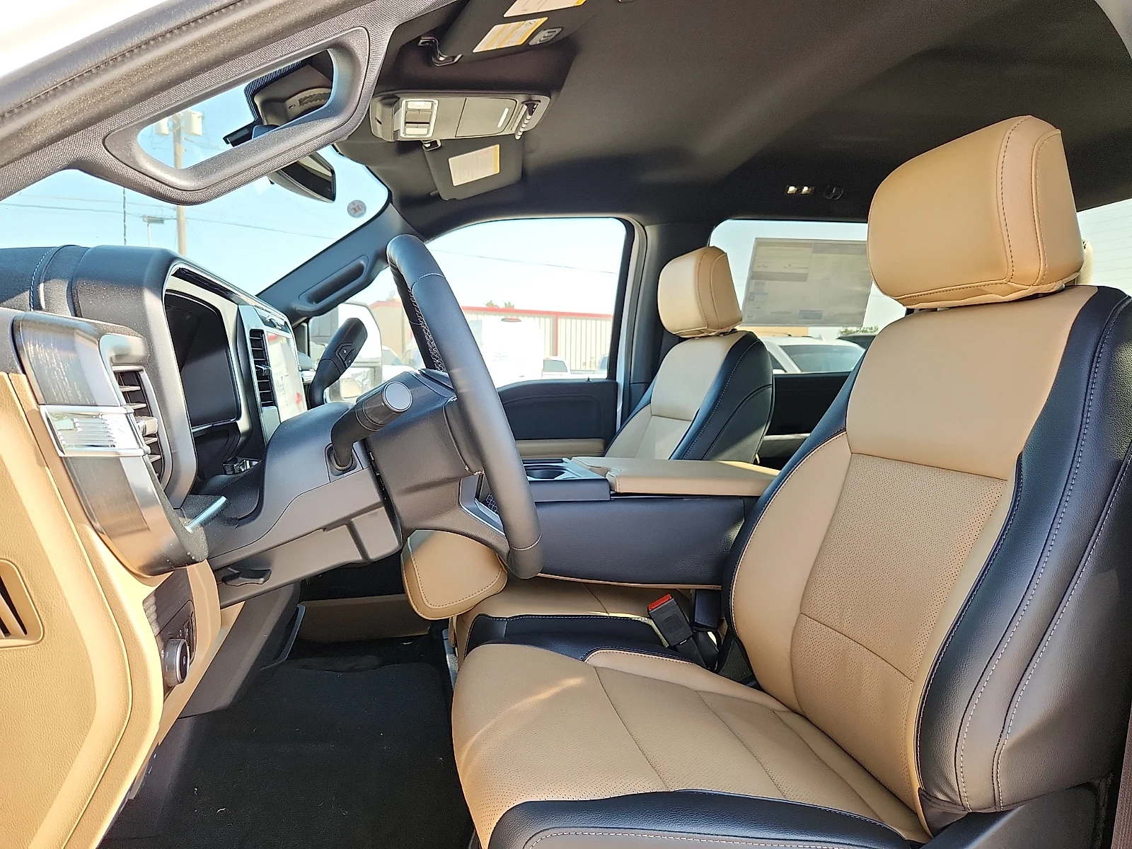 New 2026 Oxford White Ford Lariat image 17