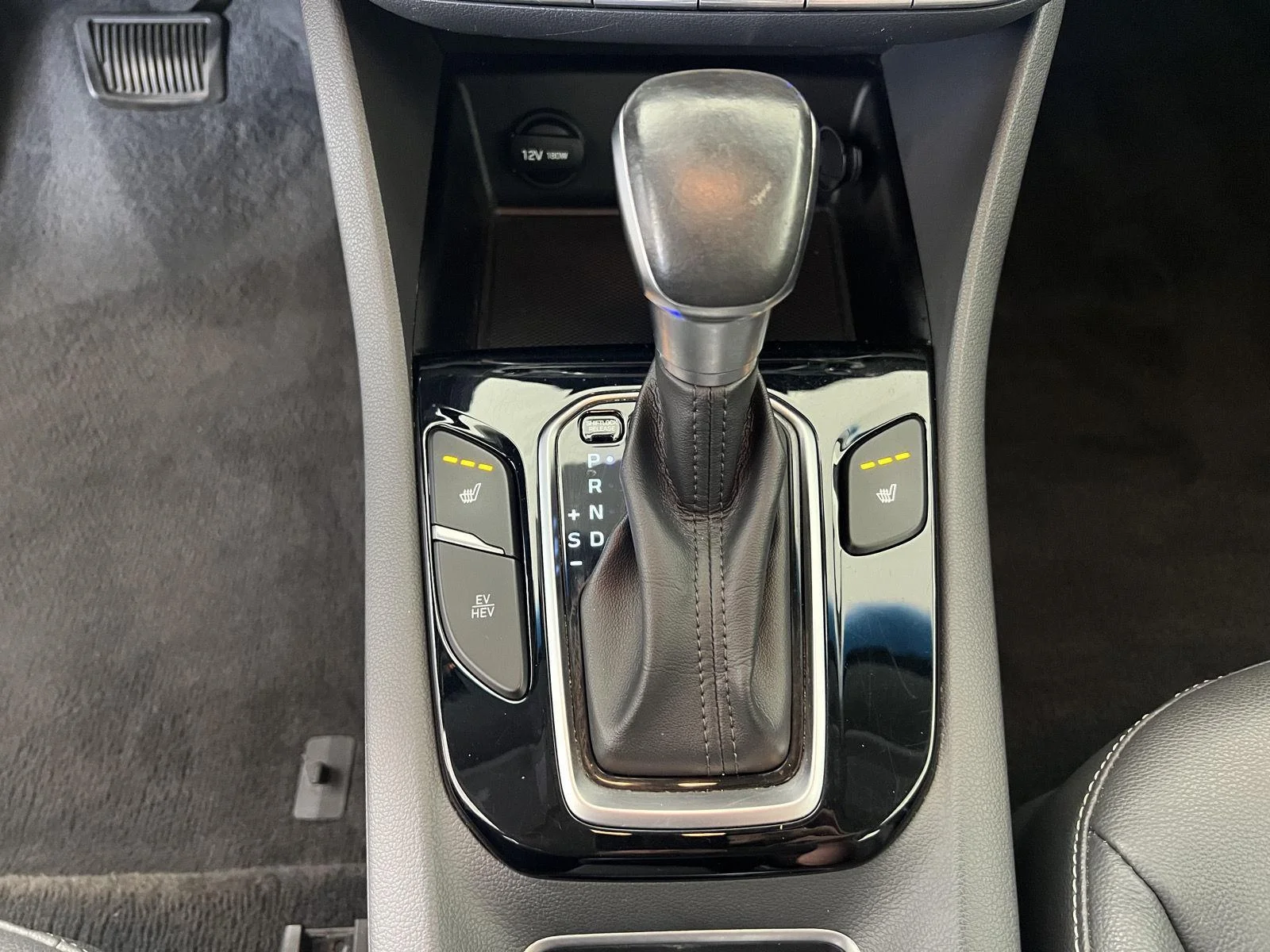 Used 2019 Ceramic White Hyundai Limited image 20