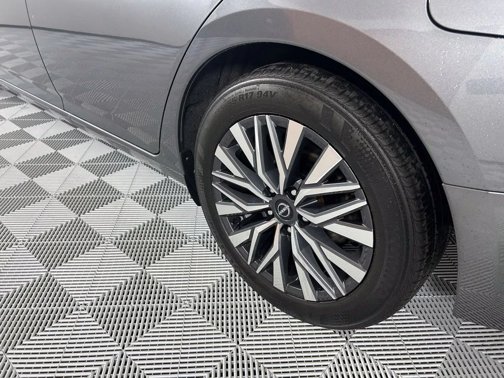 Used 2024 Gray Nissan 2.5 SV image 22